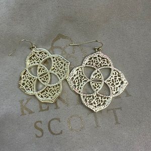 Kendra Scott Vintage Dawn Earrings in Gold